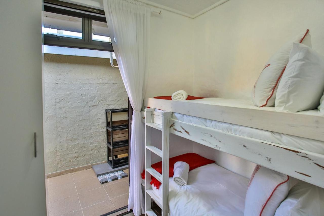 4 Coral Cove Apartment *